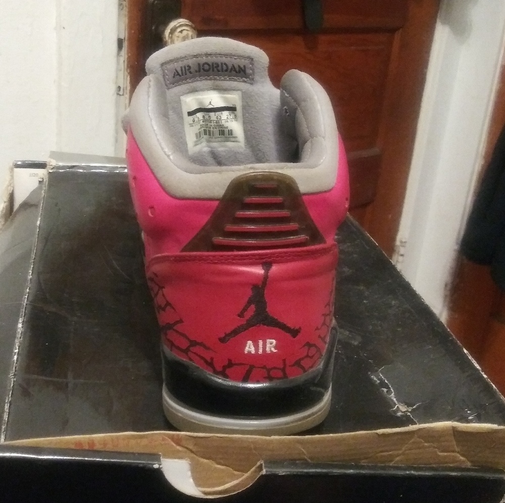 Jordan shoes... - Picture 3 of 5